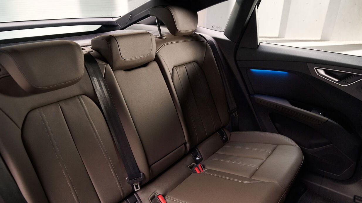 audi-q4-sportback-etron-interijer