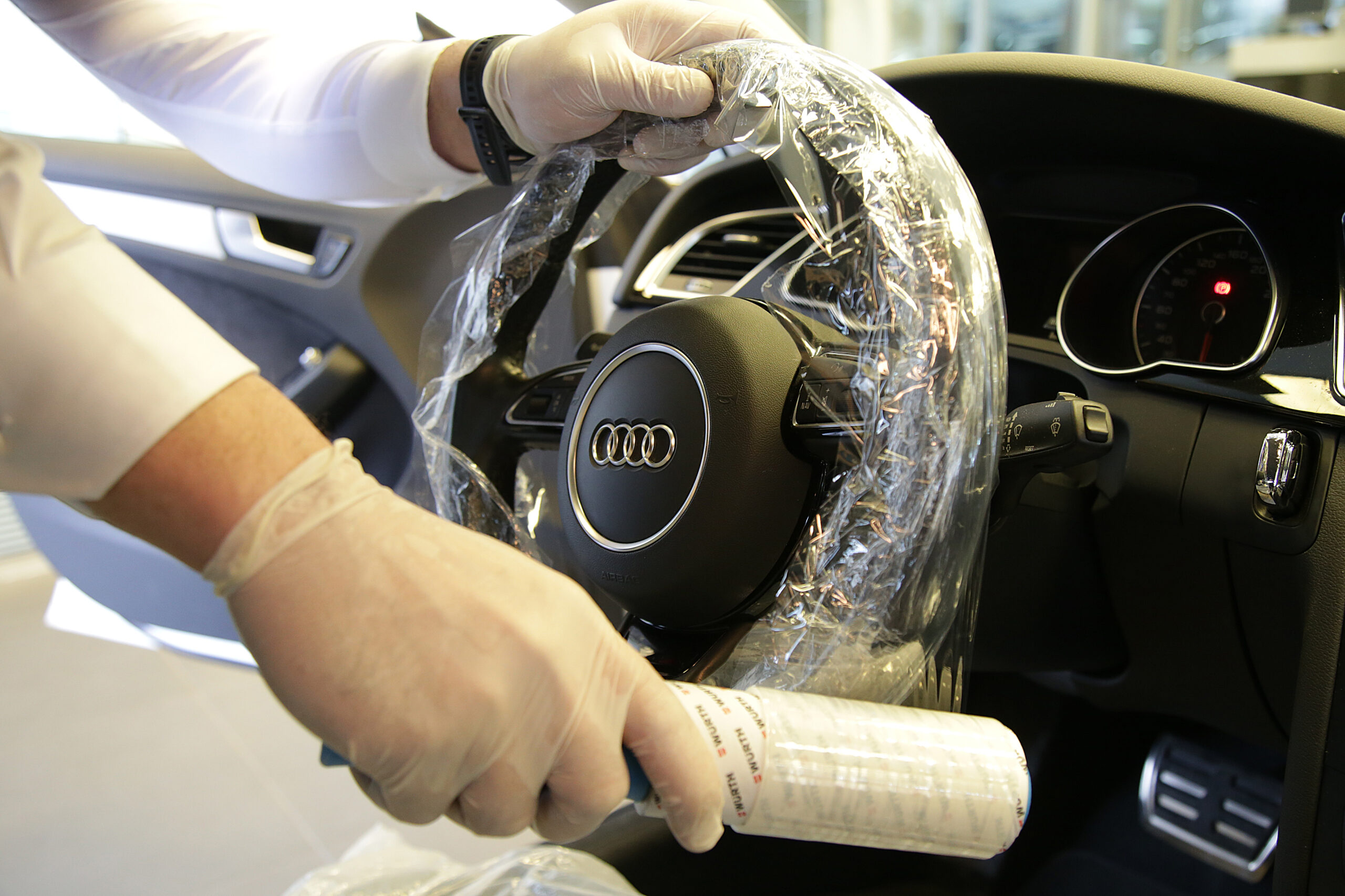 Dezinfekcija unutrašnjosti vašeg vozila