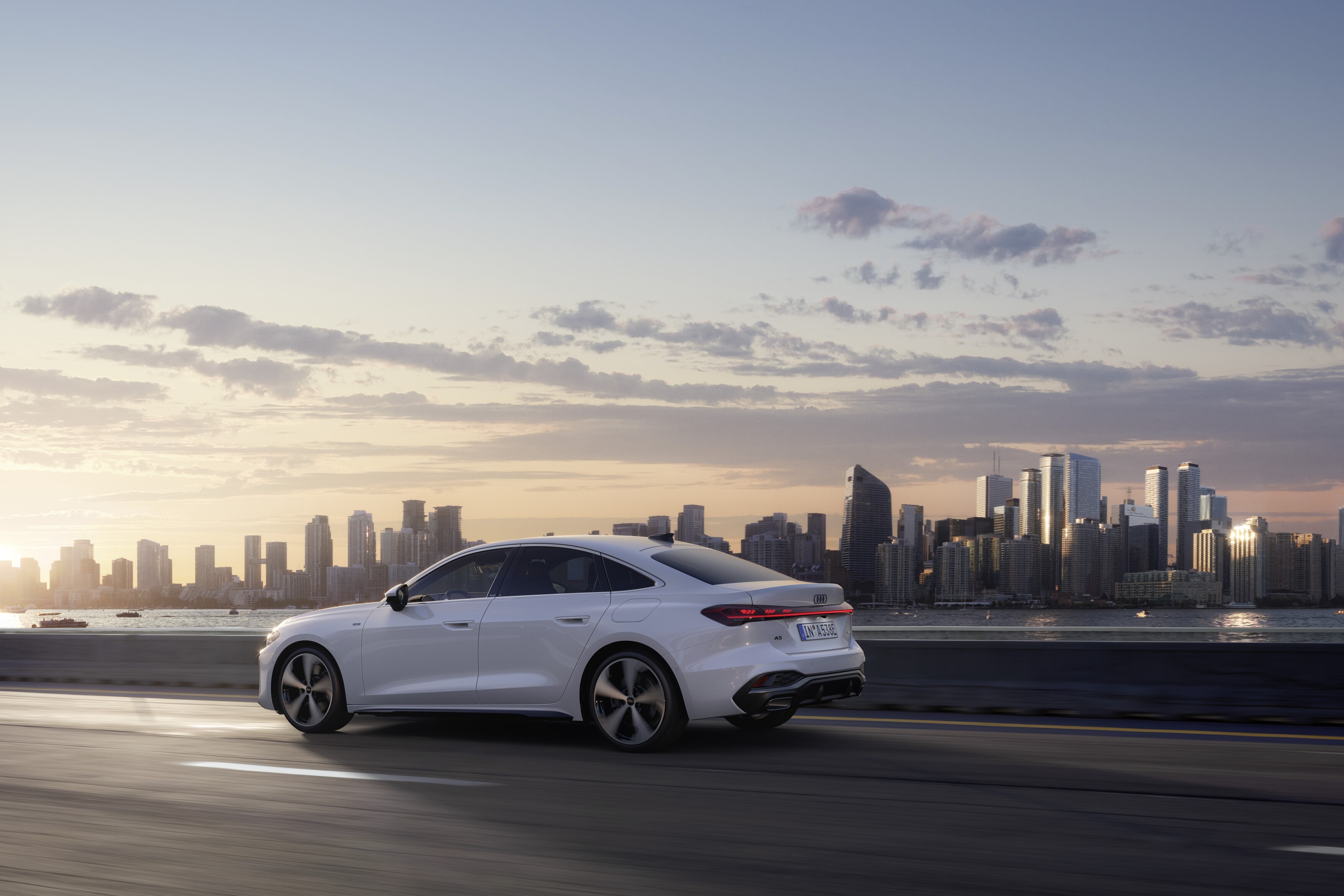 Novi Audi A5 e-hybrid kombinira dinamiku, učinkovitost i veliki doseg